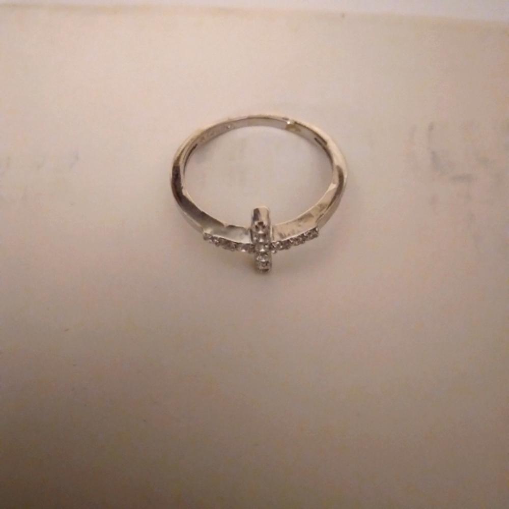 Elegant Silver Cross Ring - Picture 4 of 5